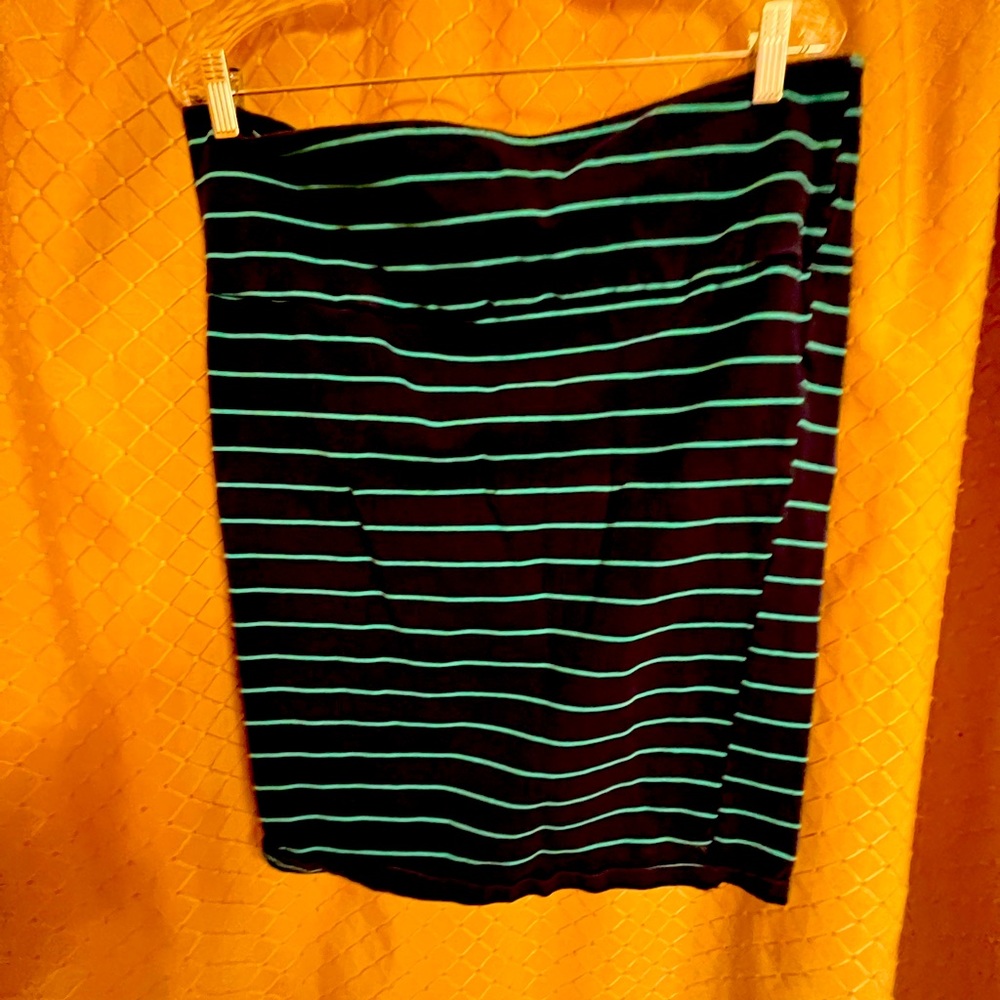 Torrid stretchy pencil skirt